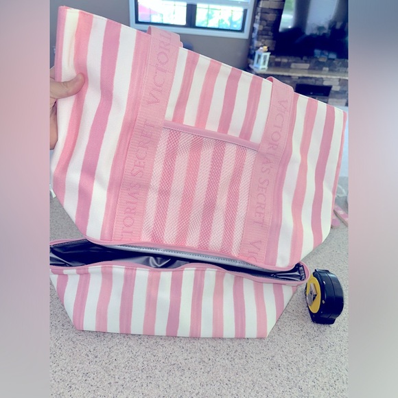 NWT Victoria's Secret Cooler Tote - Picture 2 of 7